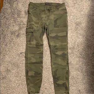 Abercrombie & Fitch size 28